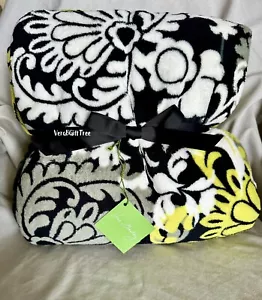 Vera Bradley Plush Throw Blanket BAROQUE Black White Gray Floral RARE NWT New - Picture 1 of 8