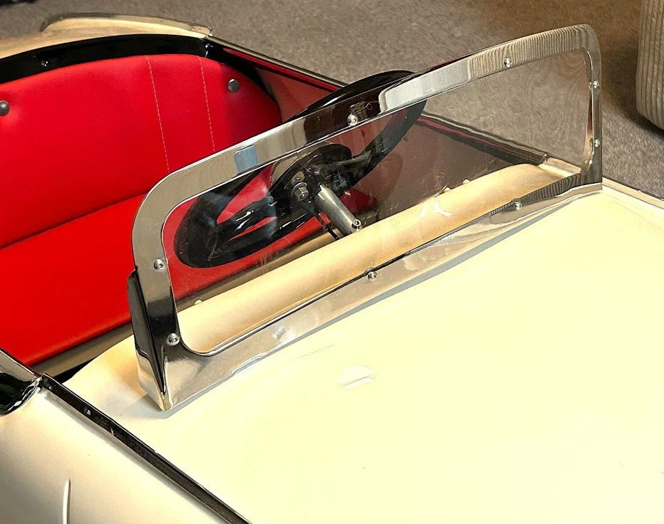 Scheibenrahmen (komplett) für FERBEDO "Mercedes 190 SL" Tretauto (pedal car) - Bild 1 von 4