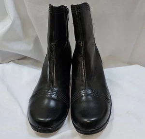 Clarks Women's Boots Black Ankle Side Zip Bootie Size  8.5 M - Picture 1 of 8