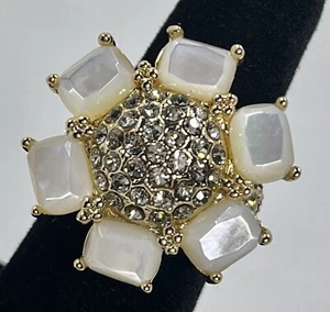 Walid Akkad Gold Tone Flower Shape Crystal Size 6.75 Ring (1364) - Picture 1 of 9