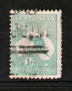 USED 1/- LIGHT GREEN " KANGAROO AND MAP - LARGE SINGLE WMK " AUSTRALIA 1913 - Picture 1 of 2
