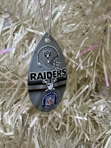 Las Vegas Raiders Logo Vintage Teardrop Spinner Christmas Tree Ornament - Picture 1 of 1