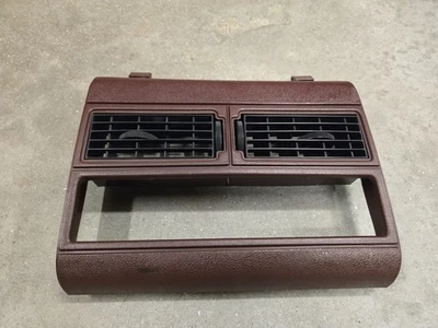 88-94 Chevy GMC Truck 1500 2500 3500 Center Dash Vents Radio Bezel Burgundy OEM - Imagem 1 de 4