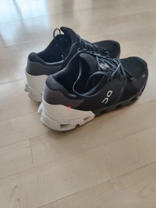 ON Running Cloudflyer 4 Black White EU 42,5 / US 9 Laufschuhe - Bild 1 von 6