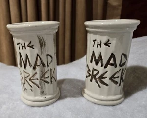 2 TAZAS DE COLUMNA DE CERÁMICA HAWAI "GRIEGO LOCO" RESTAURANTE HONOLULU DE COLECCIÓN - Imagen 1 de 3