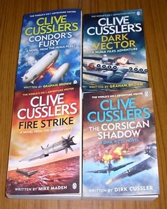 CLIVE CUSSLER 4 BÜCHER - CONDORS WUT, FEUERSCHLAG, DUNKLER VEKTOR, KORSISCHER SCHATTEN - Bild 1 von 1