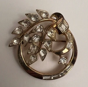 Vintage Trifari Gold Tone Rhinestone Leaf Branch Pin Brooch - Picture 1 of 5