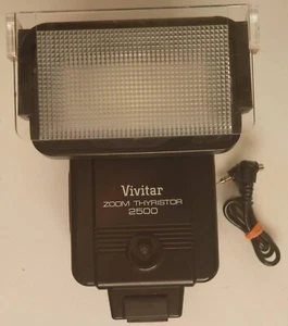 VIVITAR ZOOM THYRISTOR 2500 electronic flash unit - tested. With owner's manual. - Picture 1 of 9