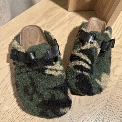 Time & Tru Mujer Talla 8 Zapatos Sherpa Zuecos Verde Camuflaje Cómodo Plantilla Foto 1 de 4