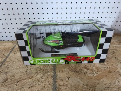 1996 Arctic Cat Zr 440 1:18 Scale Diecast Model Snowmobile 4969-103 NEW - Image 1 of 4