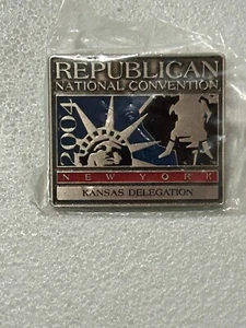 Prendedor de solapa de delegación de Kansas 2004 RNC Convención Nacional Republicana Nueva York - Imagen 1 de 2
