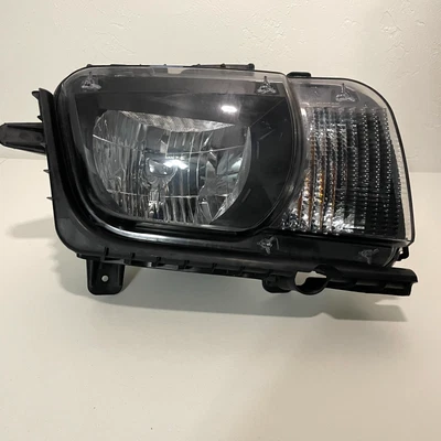 Faro derecho Chevy Camero 2012 OEM 20981024 GMX521 base 2007-2013 Foto 1 de 4