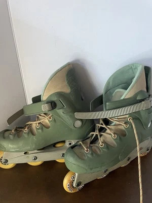 Vtg  BAUER 'Humility' Green Aggressive Inline Skates Men's Sz. 12 Used Preowend - Image 1 of 4