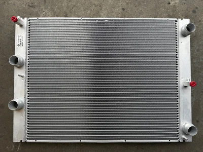 Radiador BMW BEHR para E60 M5 E63 M6 E64 M6 OEM Foto 1 de 4
