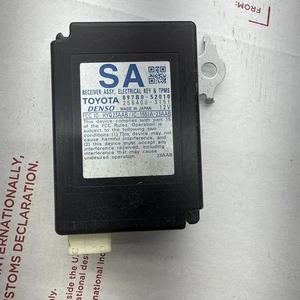 2013 TOYOTA PRIUS C ELECTRICAL KEY TPMS RECEIVER 897B0-52010 OEM 12 13 14 15 16 - Foto 1 di 4