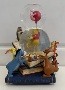 The Disney Store Winnie Puuh Als wir sehr jung waren musikalische Schneekugel - Bild 1 von 15