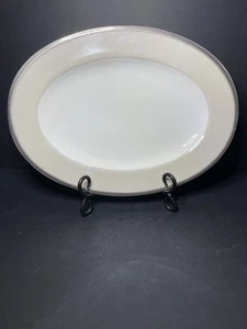 Target Home Glamour 14" Ovale Servierplatte irisierende Oberfläche Indonesien - Bild 1 von 5