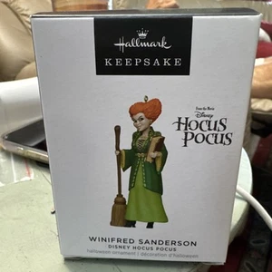 2023 Hallmark WINIFRED SANDERSON Disney Hocus Pocus Andenken Weihnachtsschmuck - Bild 1 von 4