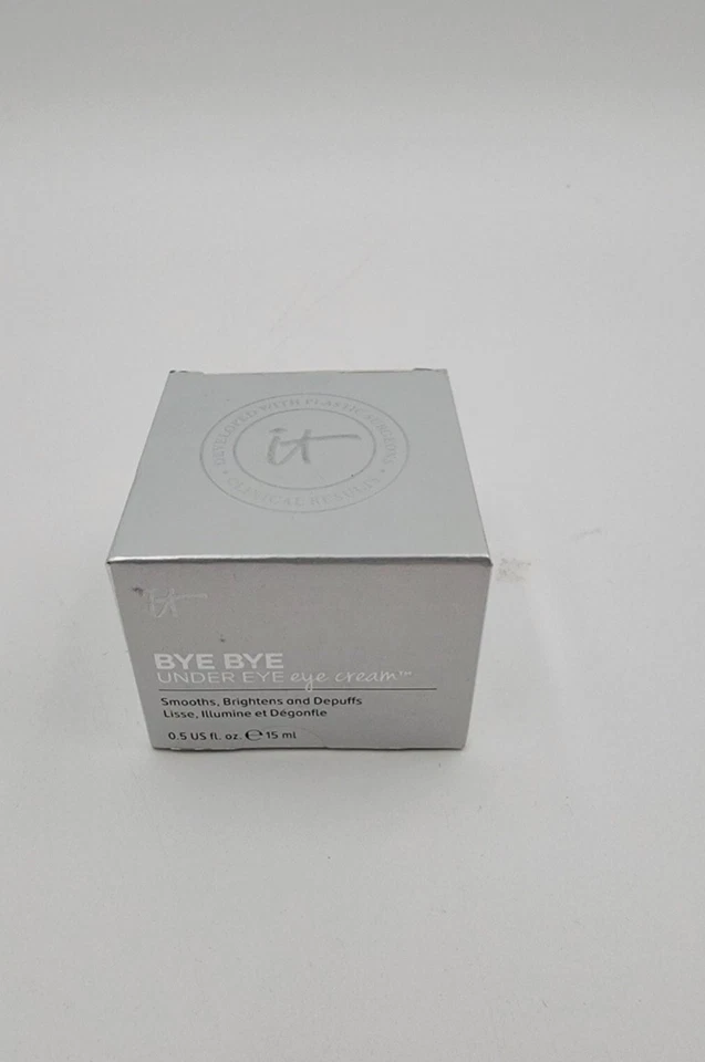 IT COSMETICS ~ CREMA PARA OJOS BYE BYE UNDER EYE ~ 0,5 OZ Foto 1 de 4