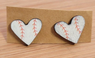 Pendientes de béisbol de madera Foto 1 de 4