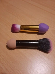 Make Up Brushes - Picture 1 of 3