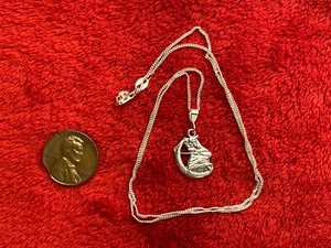 Fliegende Hexe Salem Hexenprozesse Souvenir Charm Anhänger Sterlingsilber - Bild 1 von 4