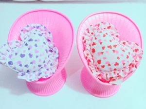 Barbie Dream House Vintage Pink Wicker Plastic Patio Chairs ? Furniture - Picture 1 of 9