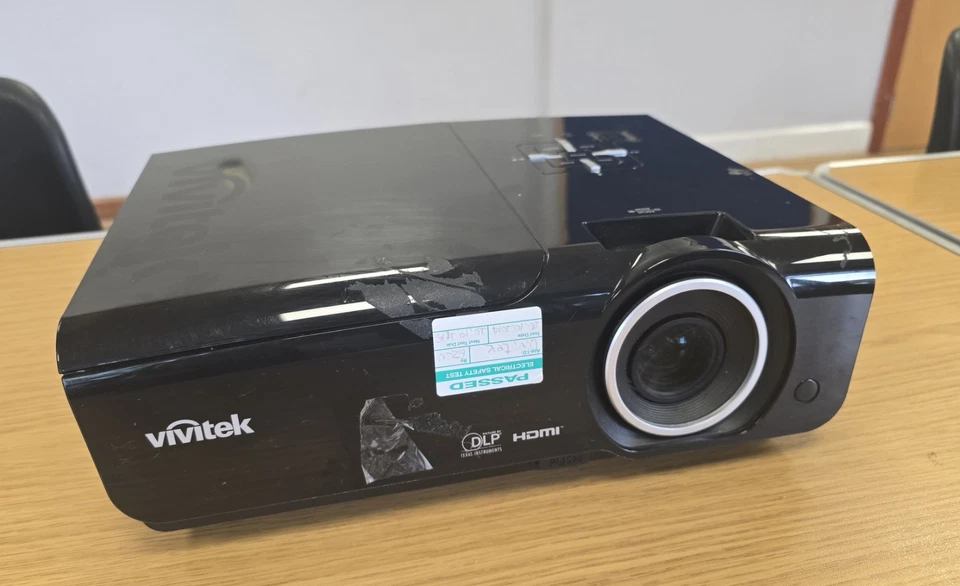 vivitek D945VX DLP Projector - Image 1 of 4