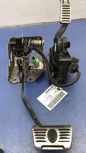 2014 - 2017 MASERATI GHIBLI OEM GAS ACCELERATOR & BRAKE PEDAL ASSEMBLY - Picture 1 of 13