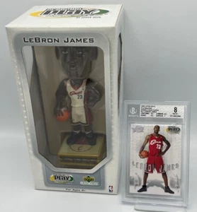 LeBron James 2003 Playmakers Rookie card #LJ and Bobblehead by Upper Deck - Bild 1 von 7
