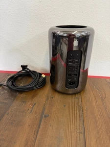 Apple Mac Pro 2013 - 6-core 3.5GHz - 2x D500 GPU - 64GB RAM - 250GB (AppleSSD) - Picture 1 of 7
