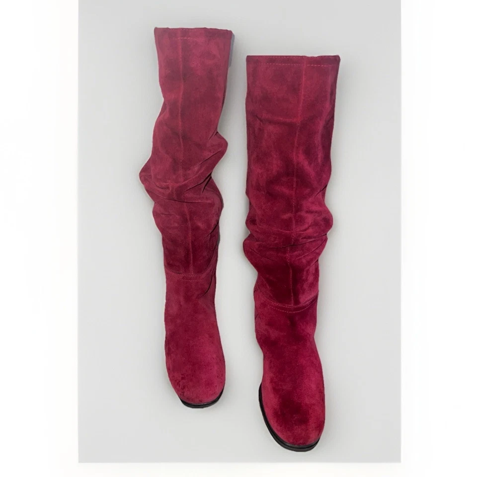 Bota alta de gamuza de cuero rojo arándano supersónico Aersoles para mujer talla 7,5 M Foto 1 de 4