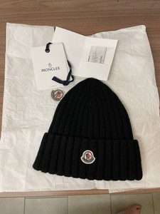 moncler hat