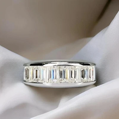 Anillo para hombre corte baguette creado en laboratorio diamante día del padre chapado en oro blanco de 14K Foto 1 de 4