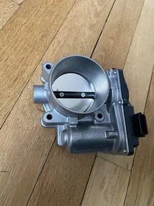 DROSSELKLAPPENSTUTZEN FÜR RENAULT MOTOR NEU - 161203668R - Bild 1 von 7