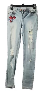 Women's Almost Famous Jeans Size 3 With Emdroidered Roses 🌹 - Picture 1 of 5