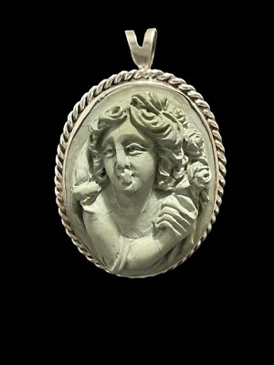 Ciondolo spilla con cammeo antico in lava del Vesuvio - Immagine 1 di 4