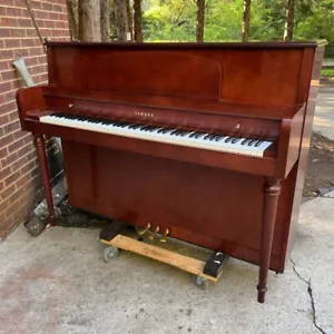 Yamaha M425 C Upright Piano - 44" Mahogany - Picture 1 of 6