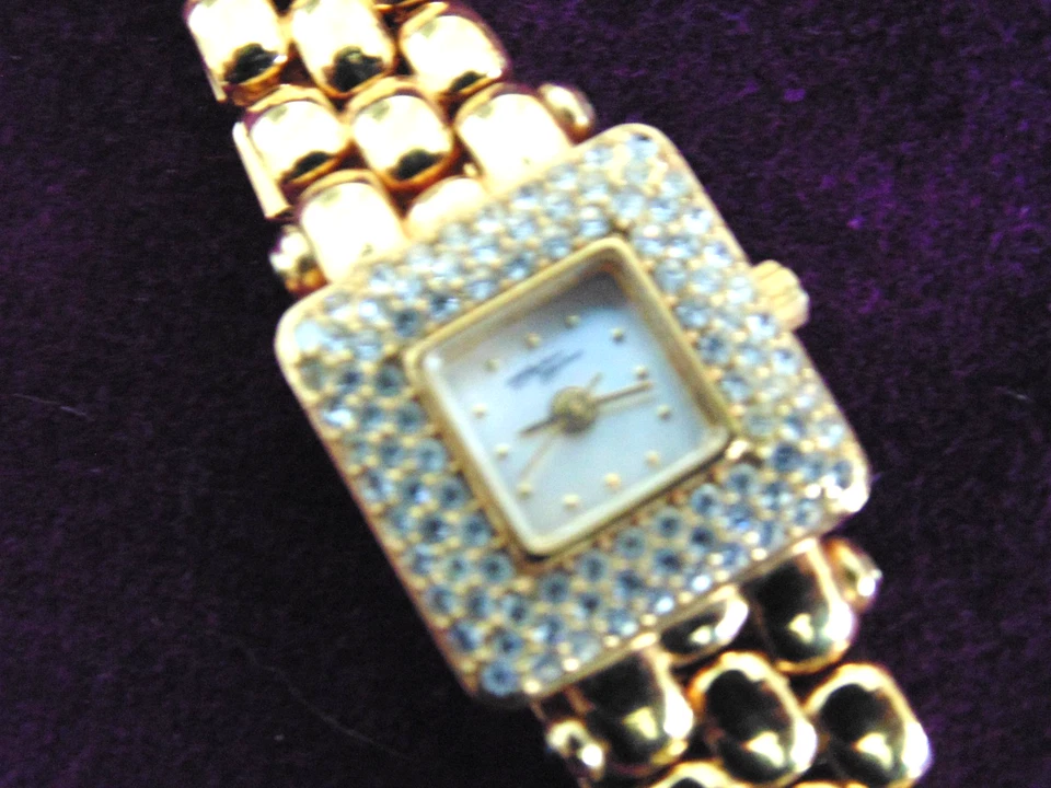 Reloj Pulsera Cuarzo Colección Suzanne Somers Tono Dorado Estrás LLN De Colección Foto 1 de 1