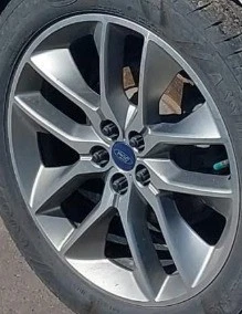 Rueda Edge OE 2018 20x8 Tpms 10 radios cara pulida con fondo 5 radios en Y Ford Foto 1 de 4