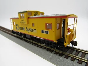 Atlas HO Extended Vision Caboose - C&O 3295 - Picture 1 of 2