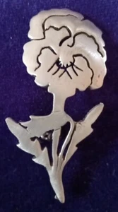 Broche vintage de flores de peltre - Imagen 1 de 2