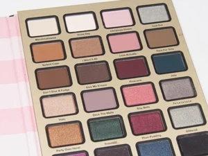 Too Faced Boss Lady Beauty Agenda Paleta Rímel Brillo de Labios Set Sombras de Ojos Nuevo - Imagen 1 de 5