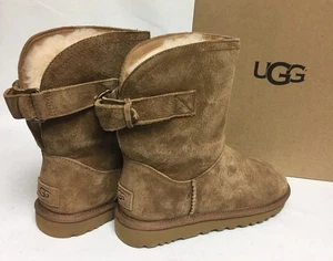 Botas cortas de gamuza UGG Remora con hebilla para mujer 1012029 castaño talla 6 - Imagen 1 de 8