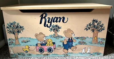 Caja de juguetes cofre de madera pintado personalizado "RYAN" almacenamiento de juguetes para niños - SIN ENVÍO Foto 1 de 4