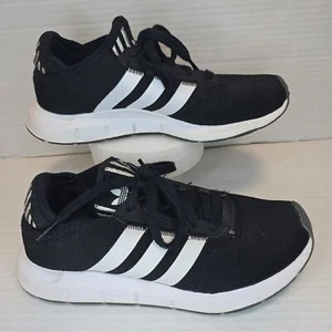 Adidas Originals Women's 6 Shoe Swift Essential Sneaker - Picture 1 of 8