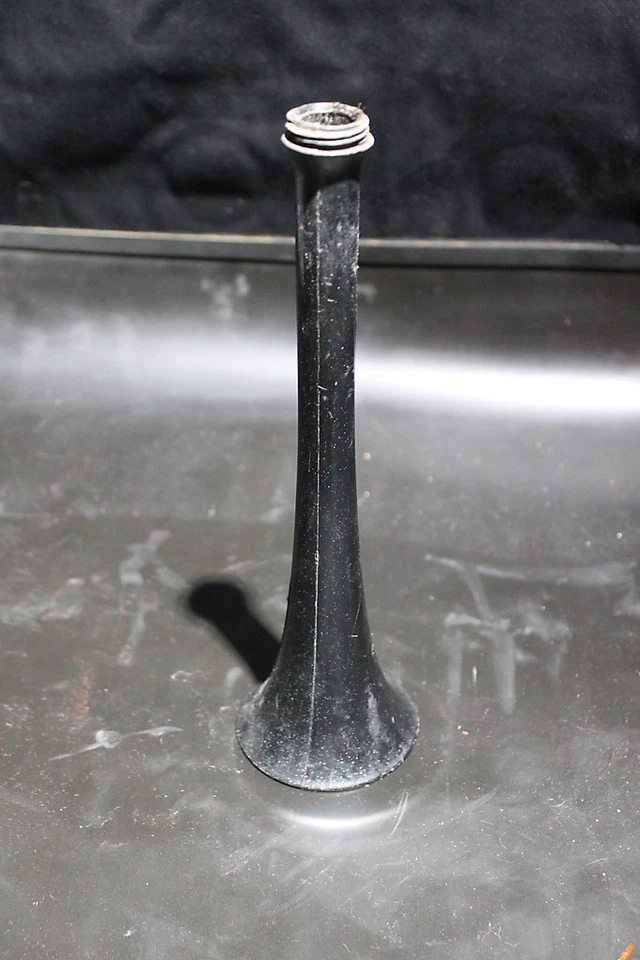 69 70 71 72 73 74 Cadillac Deville Eldorado Fleetwood Plastic Trumpet Horn Body - Image 1 of 1