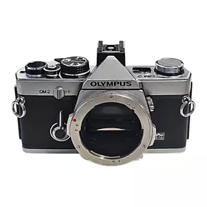 Cámara analógica Olympus OM-2 plateada cámara réflex 35 mm carcasa corporal -probada✅ - Imagen 1 de 14