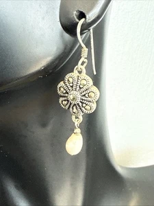 ❤️ Sterling Silver .925 Simulated White Pearl Marcasite Flower Dangle Earrings - Picture 1 of 5