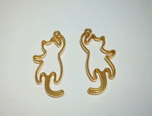 2pz ciondoli open back bezel in metallo gatto 47x19mm dorato nickel free - Foto 1 di 1